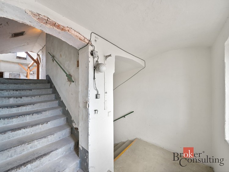 Комерційне приміщення на продаж, 1 100 м² (17 з 29)