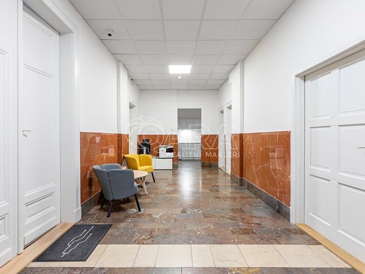 Pronájem komerčního prostoru, 202 m² (3 z 18)