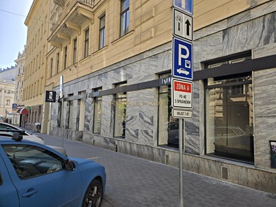 Pronájem obchodního prostoru 165 m²