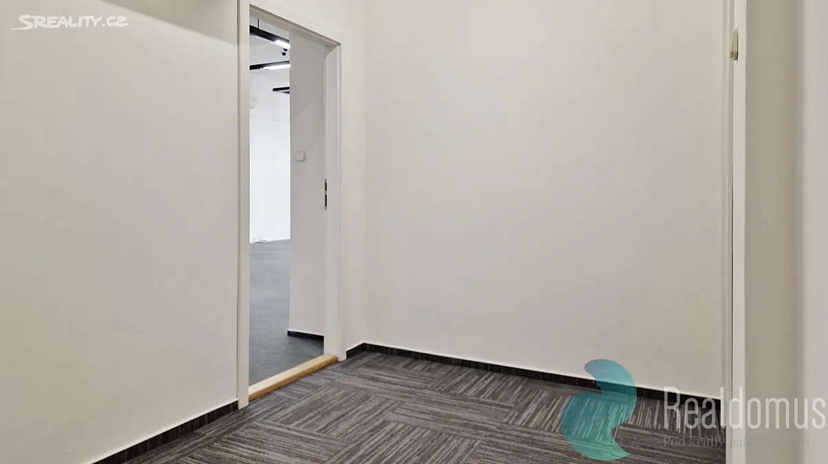 Pronájem kanceláře 94 m² – další