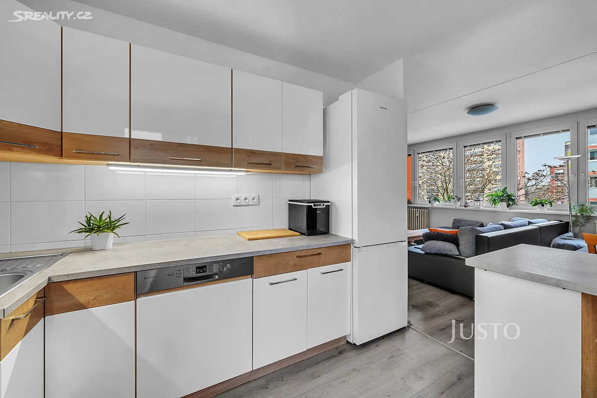 Prodej bytu 3+1 65 m² – pohled 3