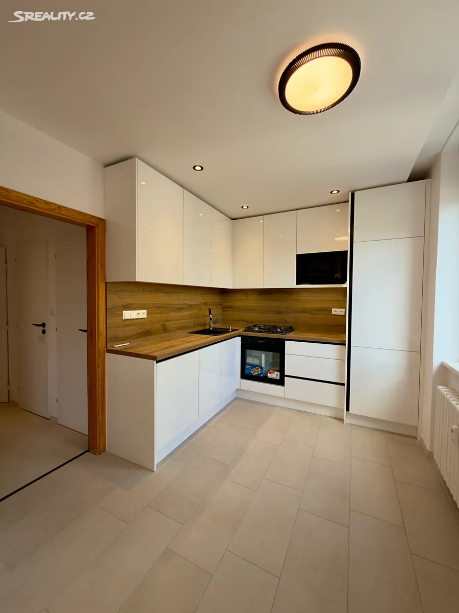Pronájem bytu 3+1 77 m², Plzeň