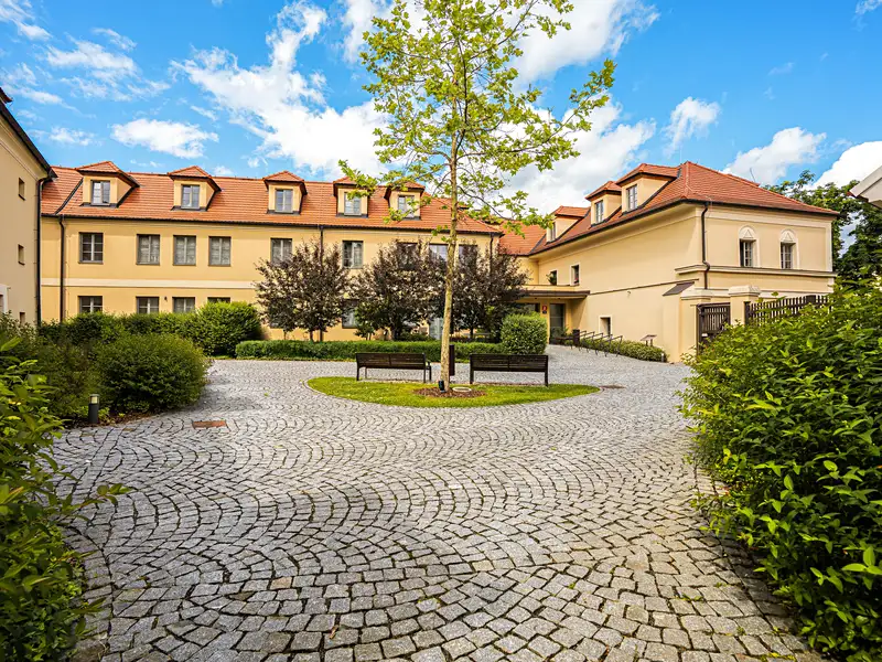 Prodej bytu 1+kk 39 m², Praha – náhled fotky 1