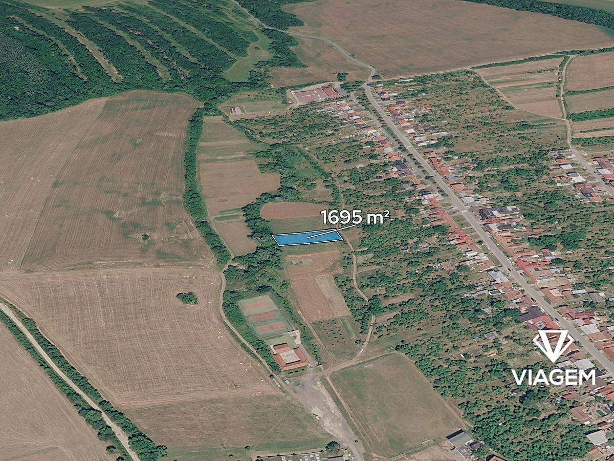 Prodej pole 1695 m²