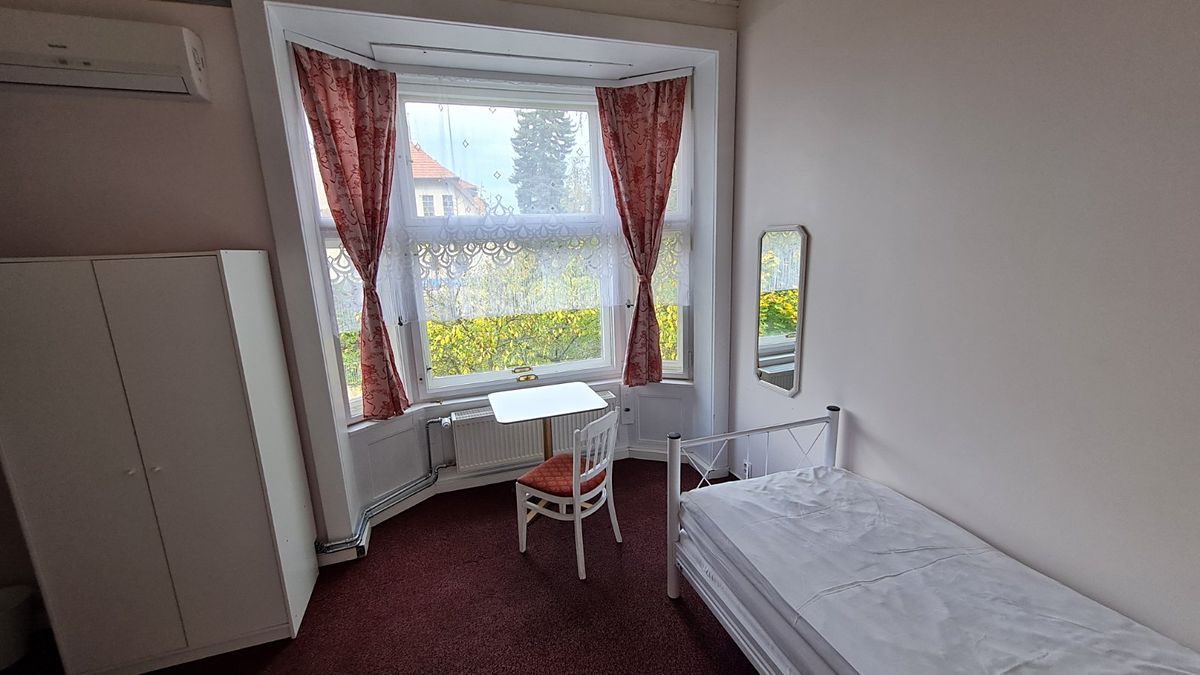 Pronájem bytu pokoje 12 m²
