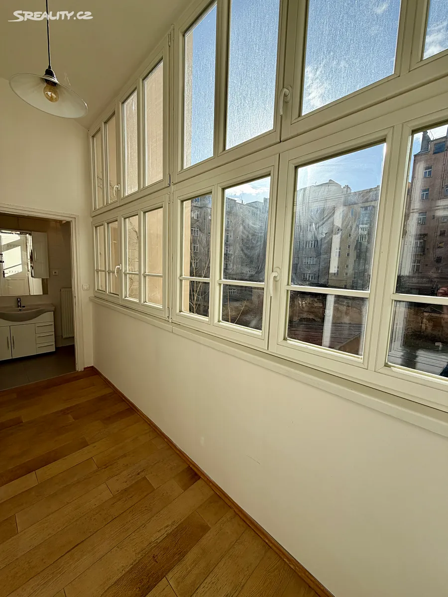 Pronájem bytu 2+1 70 m², Praha