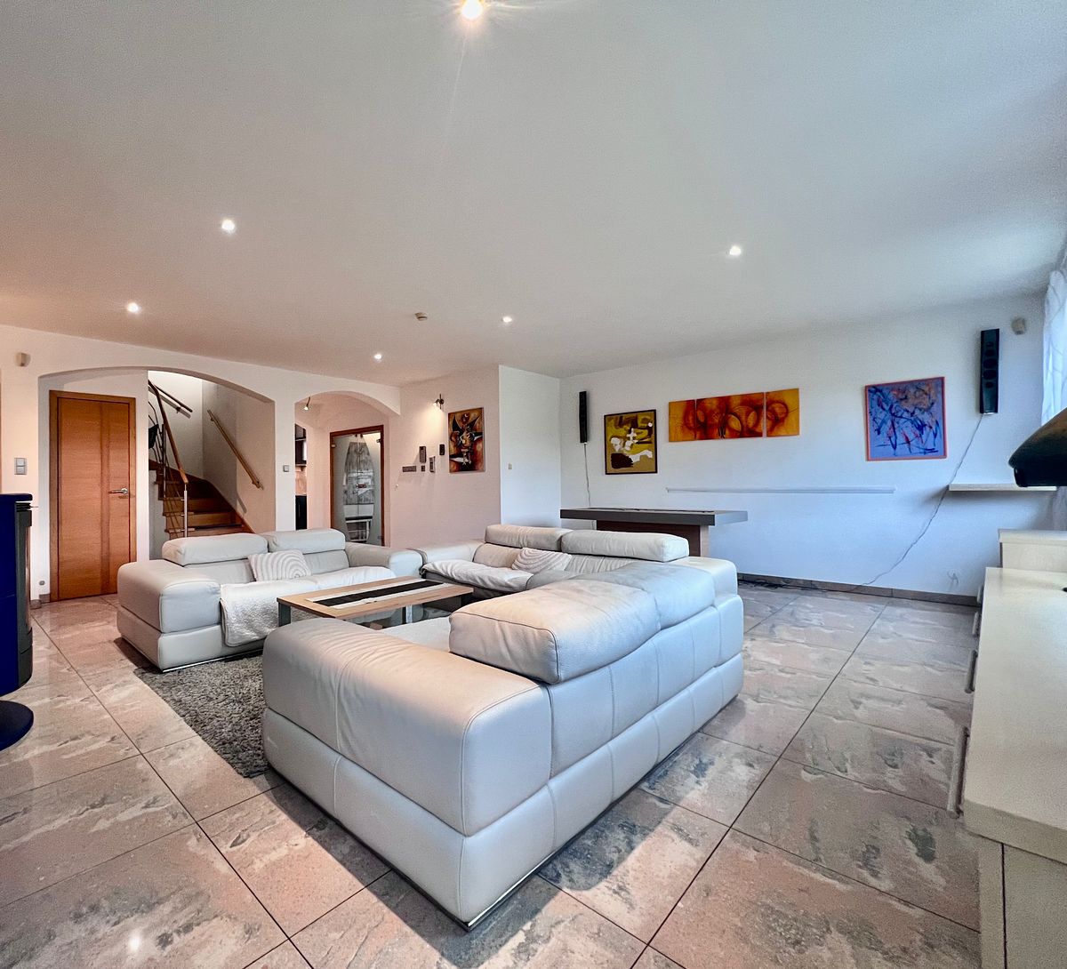 Prodej rodinného domu 229 m², pozemek 1404 m² – fotografie 3