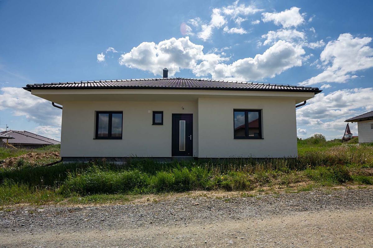 Prodej rodinného domu 103 m², pozemek 745 m² – fotografie 2