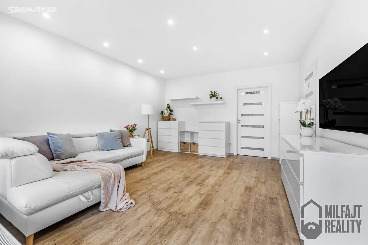 Prodej bytu 3+kk 67 m² – pohled 3
