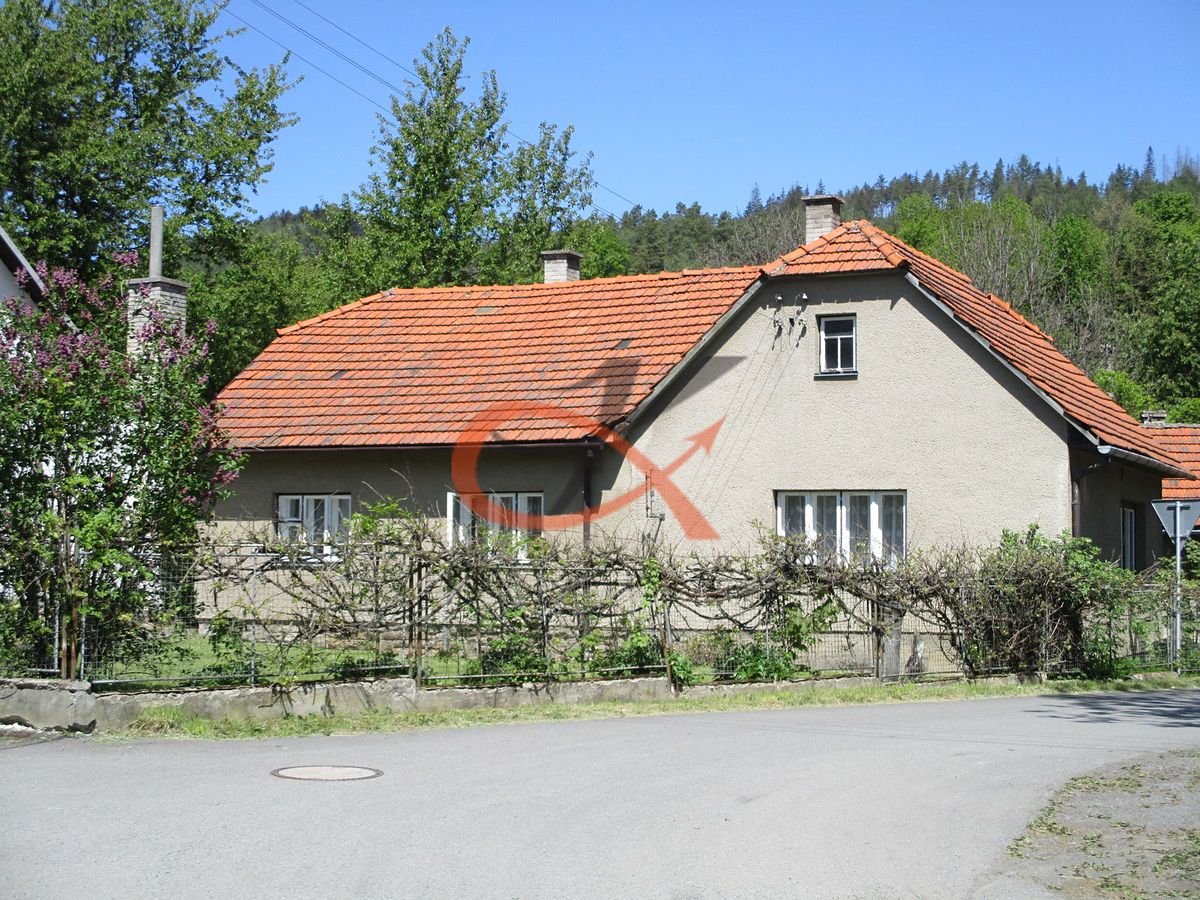 Prodej rodinného domu 200 m², pozemek 2000 m² – fotografie 2