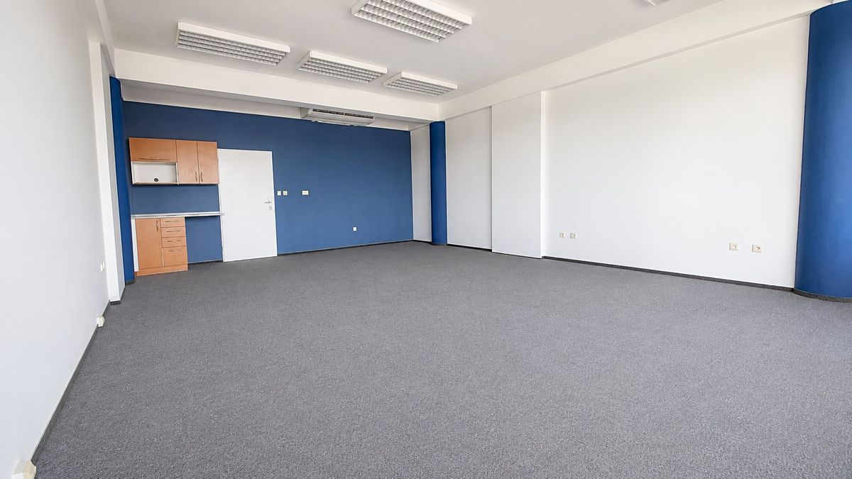 Pronájem kanceláře 57 m² – fotografie 3