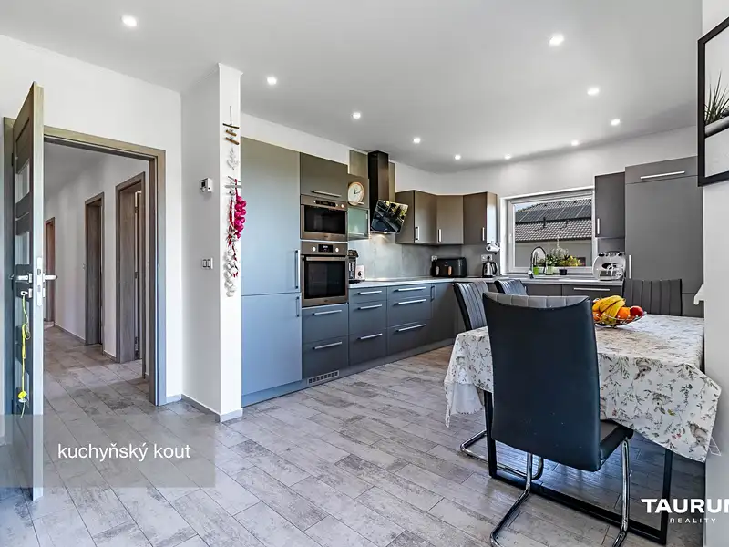 Prodej rodinného domu 112 m², pozemek 1056 m², Trpísty – náhled fotky 3