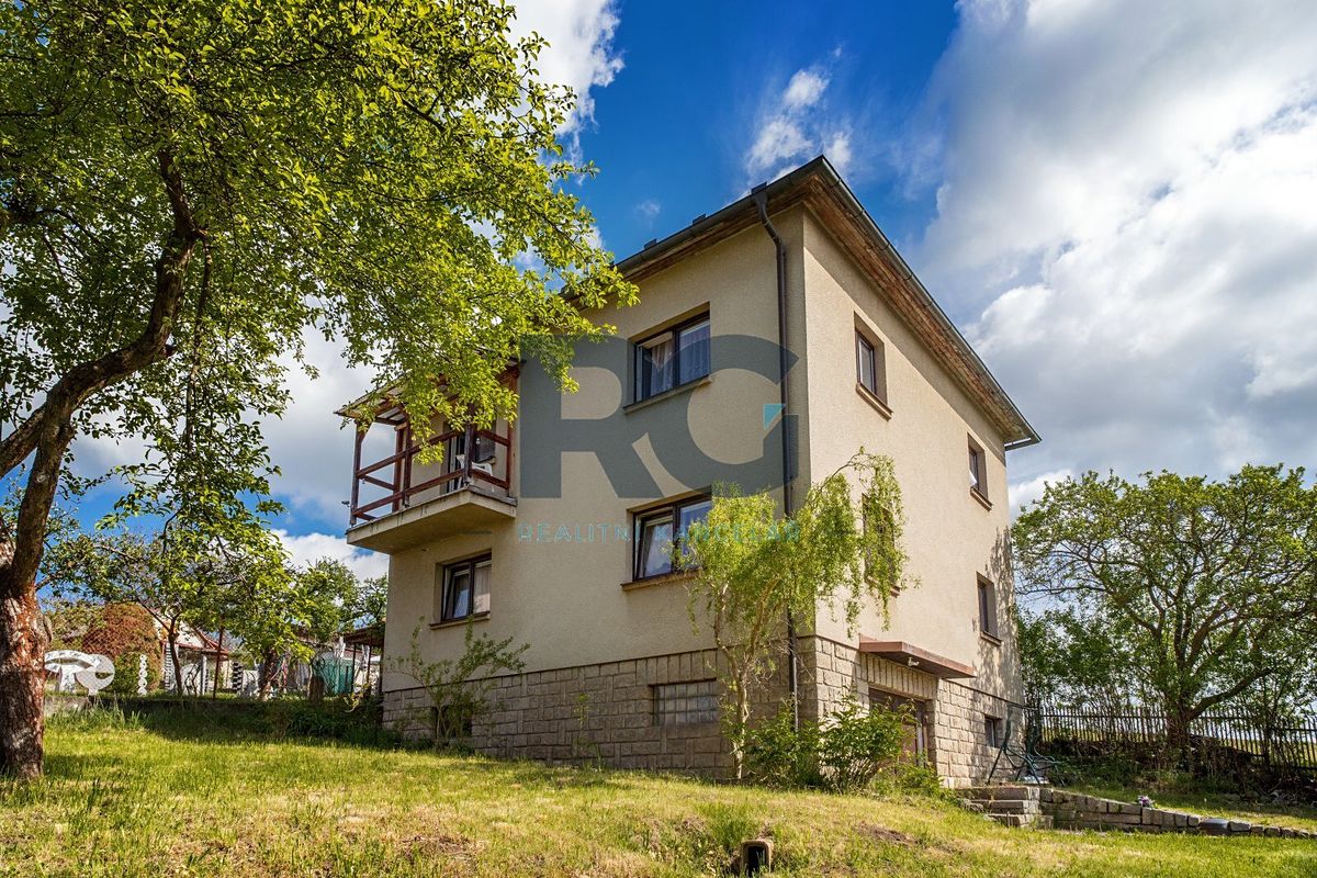 Prodej vícegeneračního domu 190 m², pozemek 835 m² – fotografie 3
