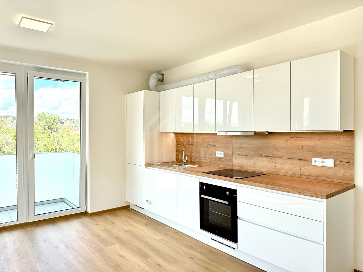 Pronájem bytu 3+kk 79 m²