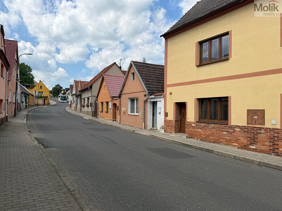 Prodej rodinného domu 148 m², pozemek 162 m² – fotografie 3