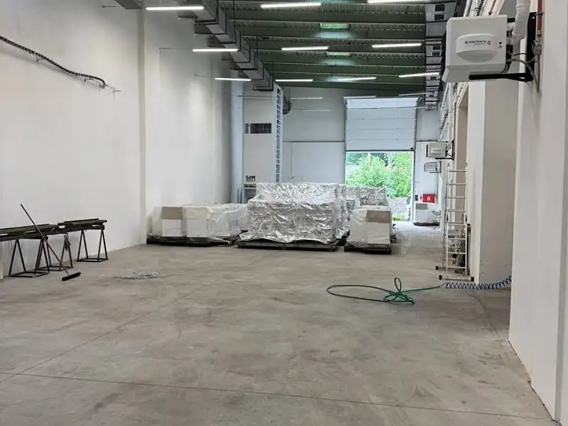 Pronájem výrobní haly, prostoru 385 m², Liberec – náhled fotky 1