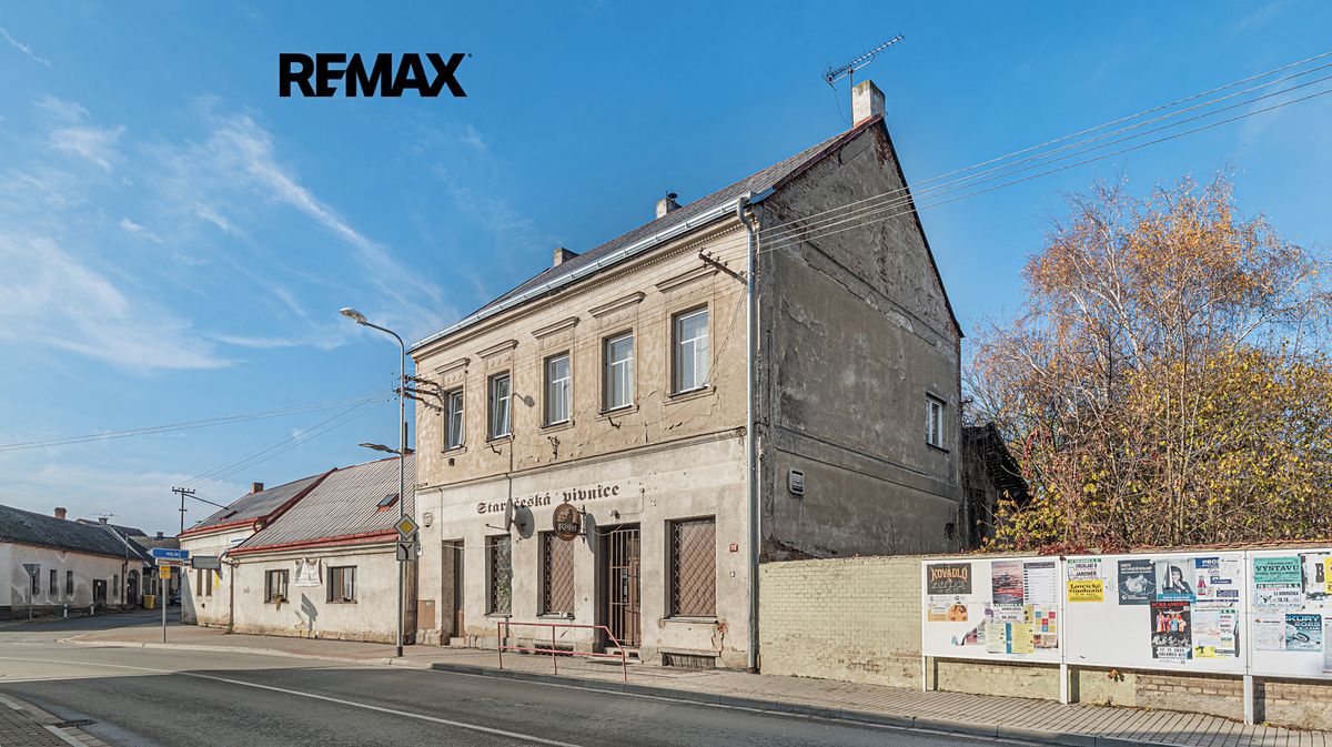 Prodej rodinného domu 382 m², pozemek 521 m² – fotografie 2
