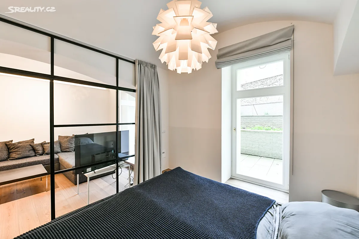 Pronájem bytu 2+kk 50 m² – pohled 2