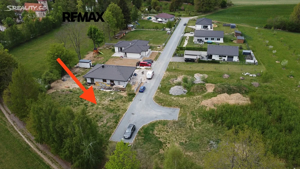 Prodej stavebního pozemku 1052 m² – pohled 2