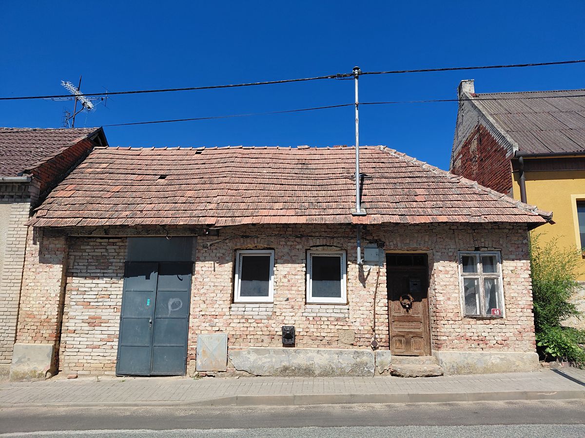 Prodej rodinného domu 92 m², pozemek 1833 m² – fotografie 2