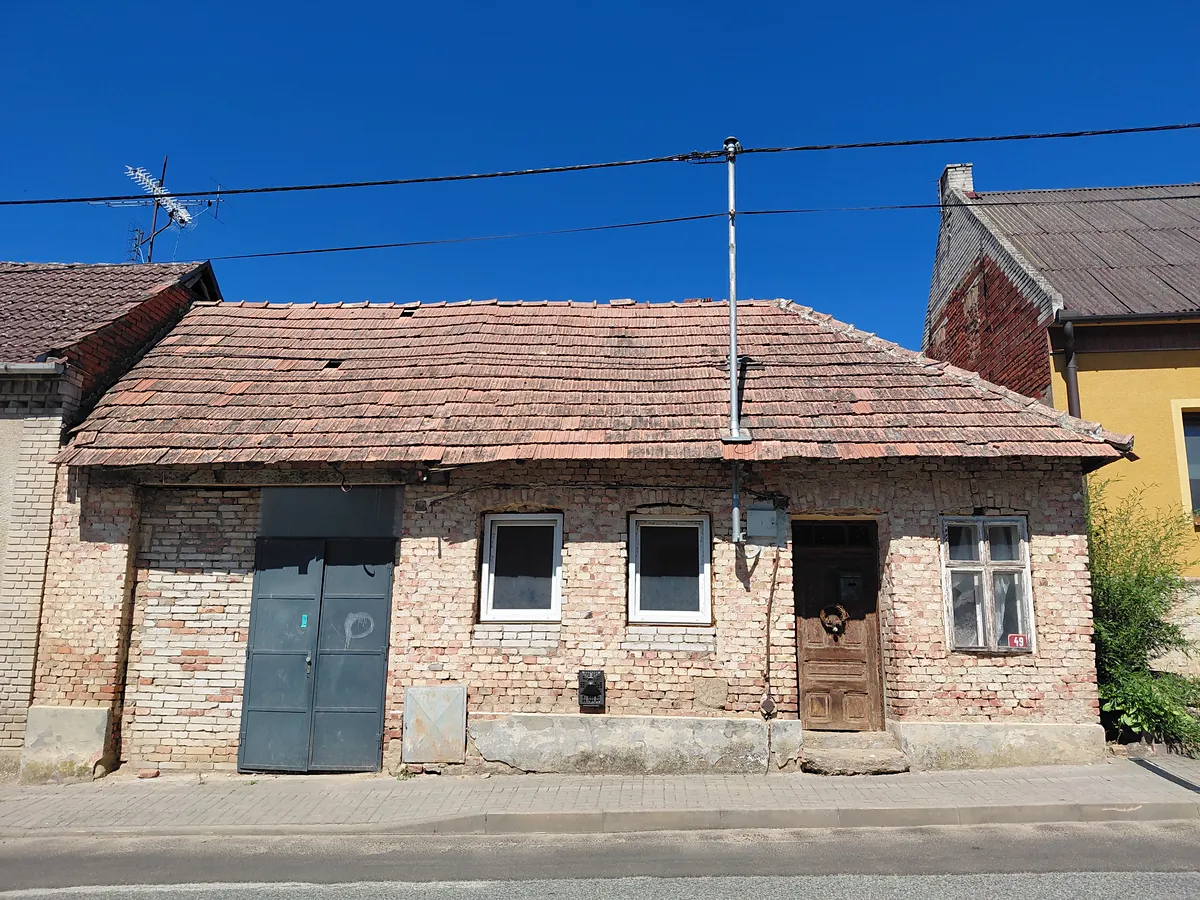 Prodej rodinného domu 92 m², pozemek 1833 m²
