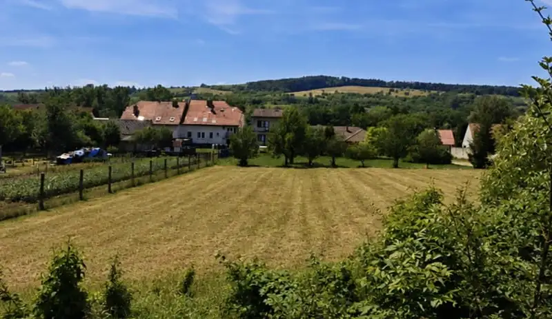 Prodej stavebního pozemku 1434 m², Velká nad Veličkou – náhled fotky 2