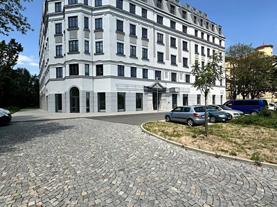 Pronájem garážového stání 13 m²