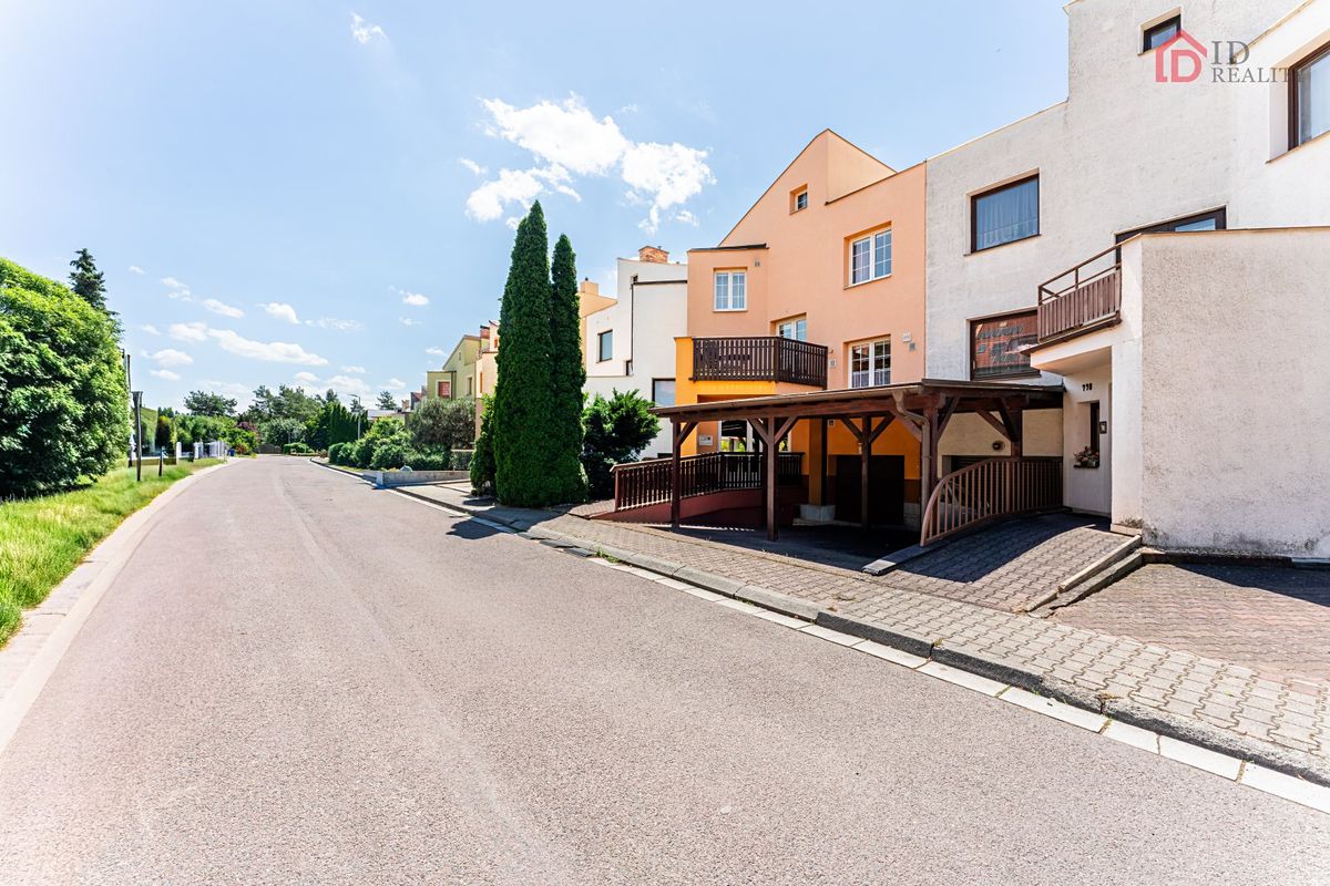 Prodej rodinného domu 406 m², pozemek 318 m² – fotografie 3