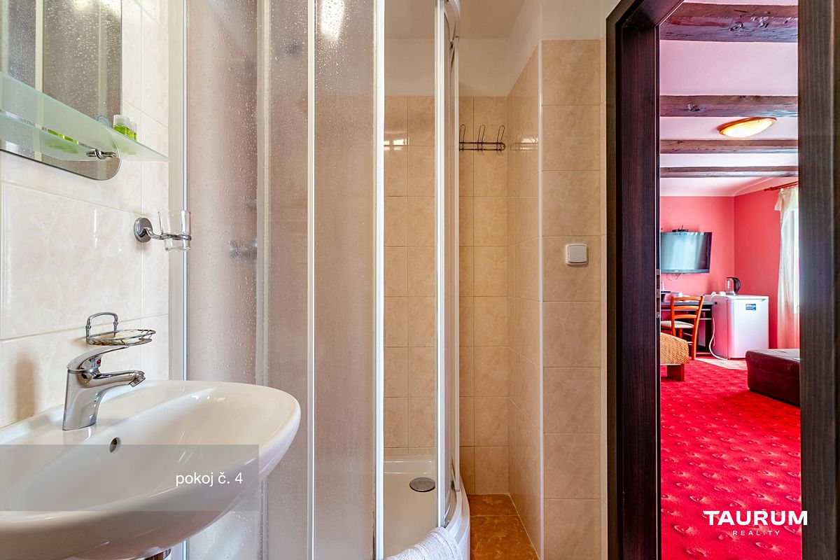 Prodej rodinného domu 269 m², pozemek 183 m² – fotografie 5