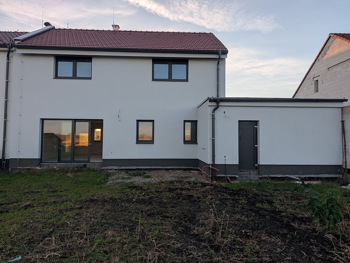 Prodej rodinného domu 171 m², pozemek 734 m² – fotografie 3