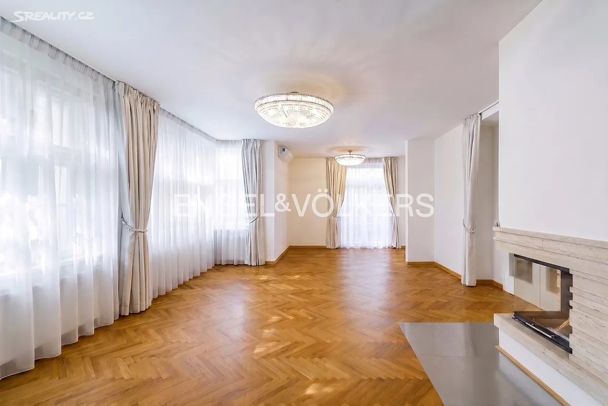 Prodej vily 434 m², pozemek 633 m² – pohled 2
