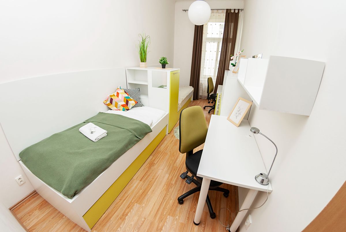 Pronájem bytu pokoje 75 m² – fotografie 3
