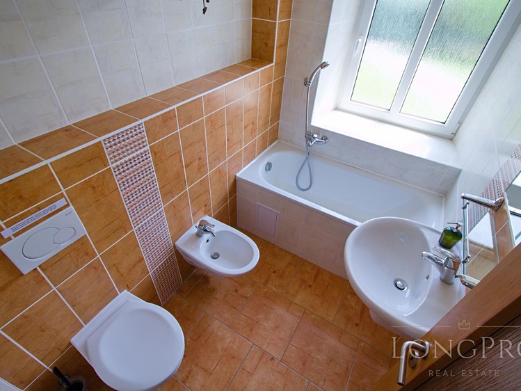 Prodej komerčního prostoru, 995 m² (17 z 24)