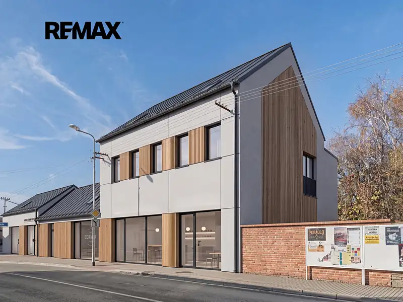 Prodej rodinného domu 382 m², pozemek 521 m², Chlumec nad Cidlinou – náhled fotky 1