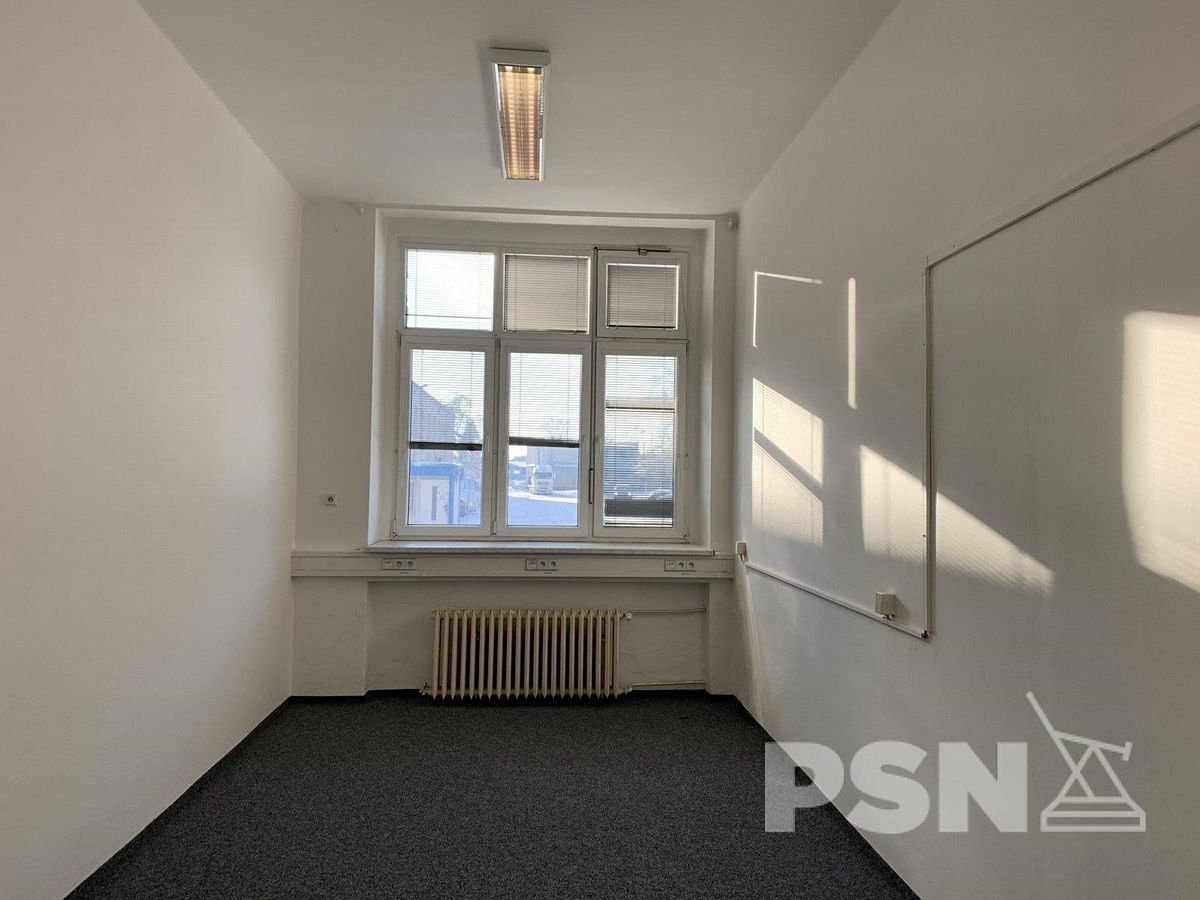 Pronájem kanceláře 18 m² – fotografie 2