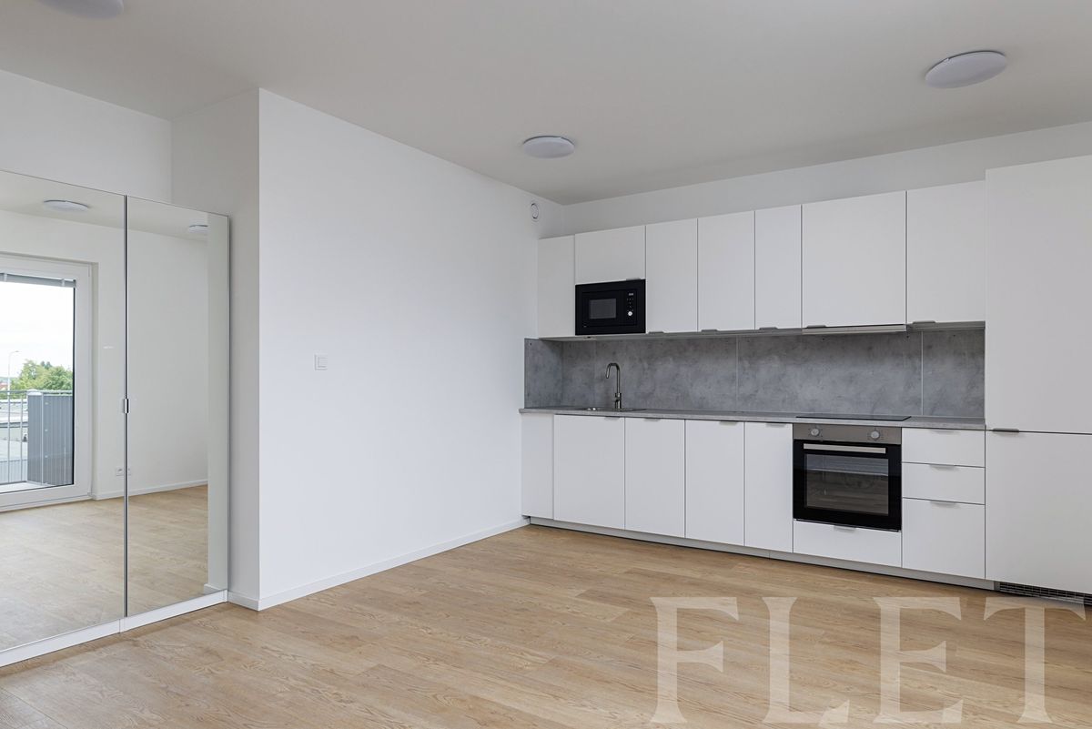 Pronájem bytu 1+kk 37 m²