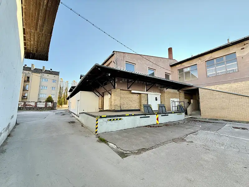 Pronájem skladového prostoru 438 m², Brno – náhled fotky 1
