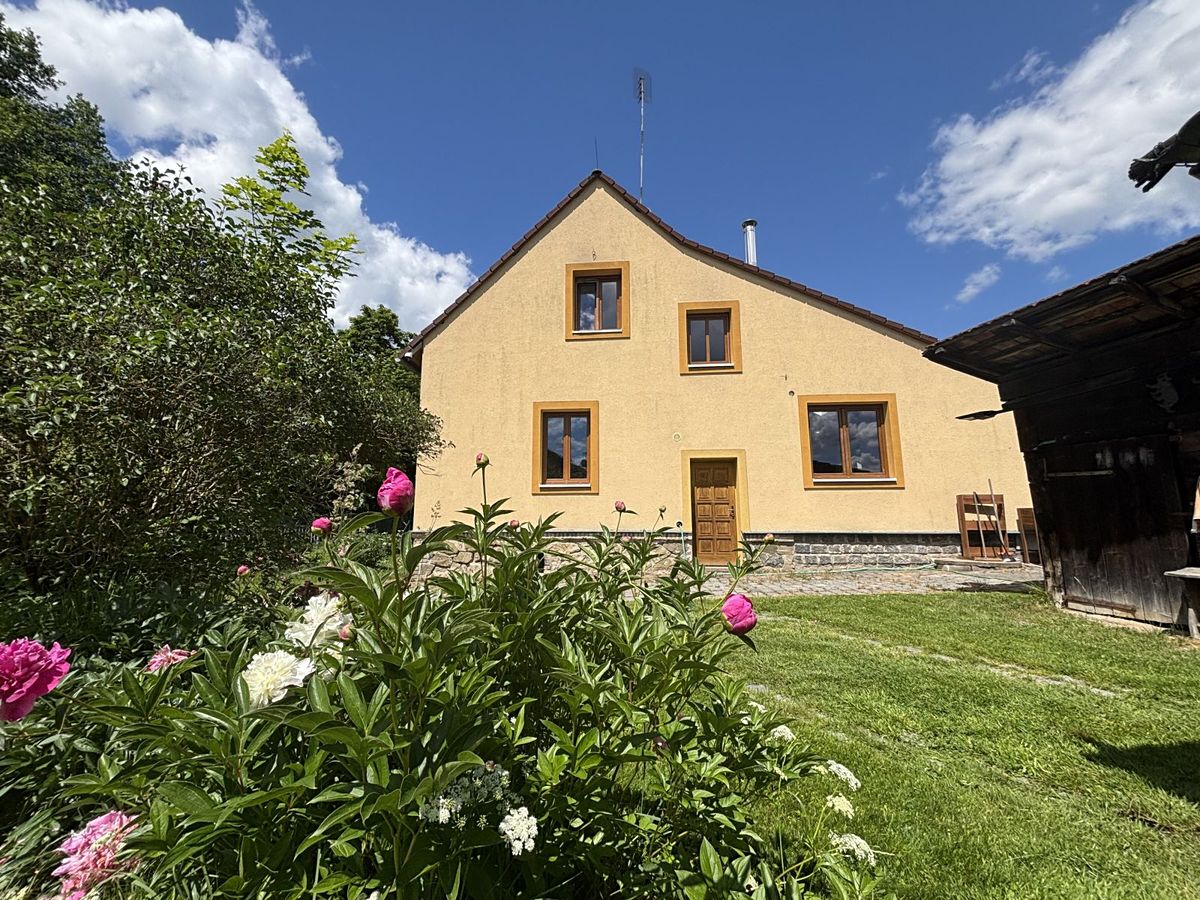 Prodej rodinného domu 112 m², pozemek 1507 m² – fotografie 2
