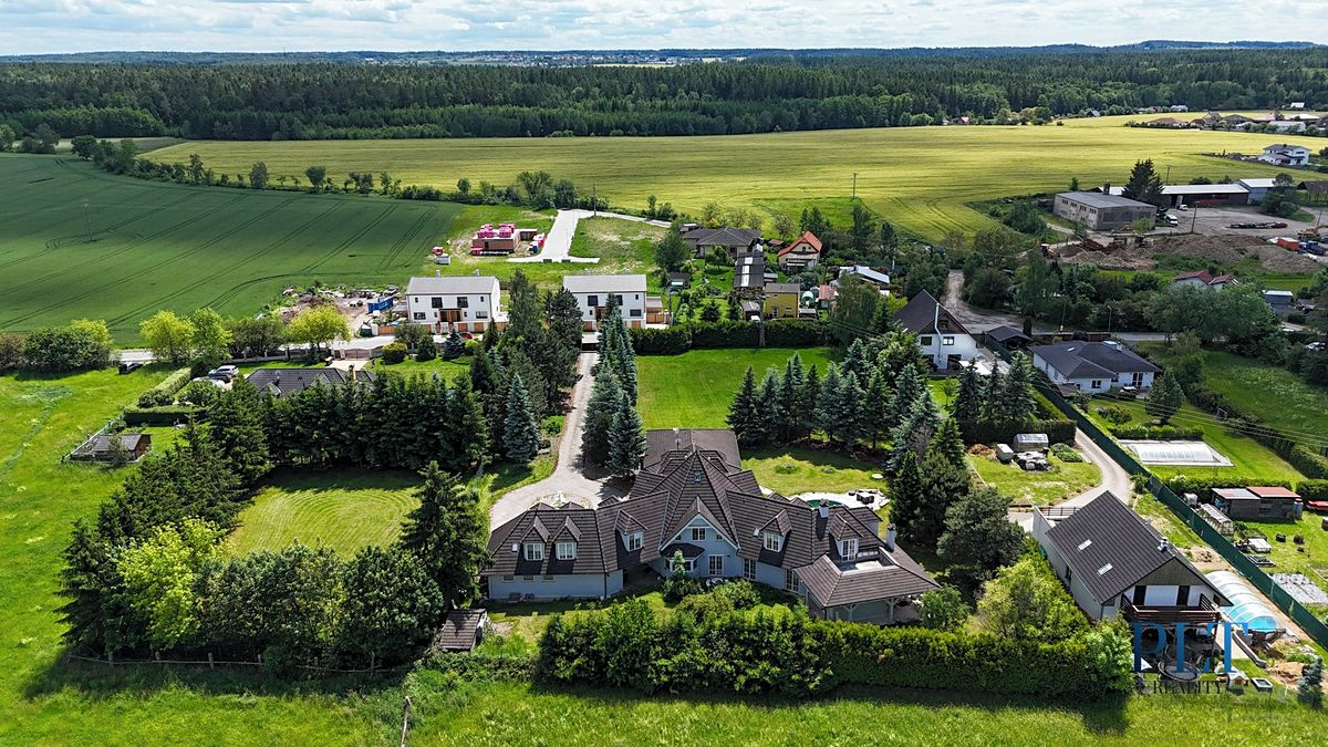 Pronájem vily 728 m², pozemek 7038 m² – fotografie 2