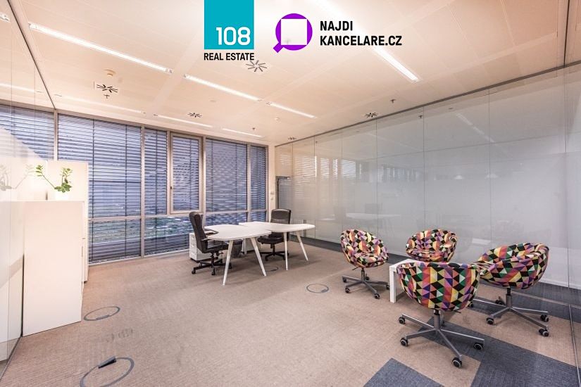 Pronájem kanceláře 1577 m² – fotografie 5