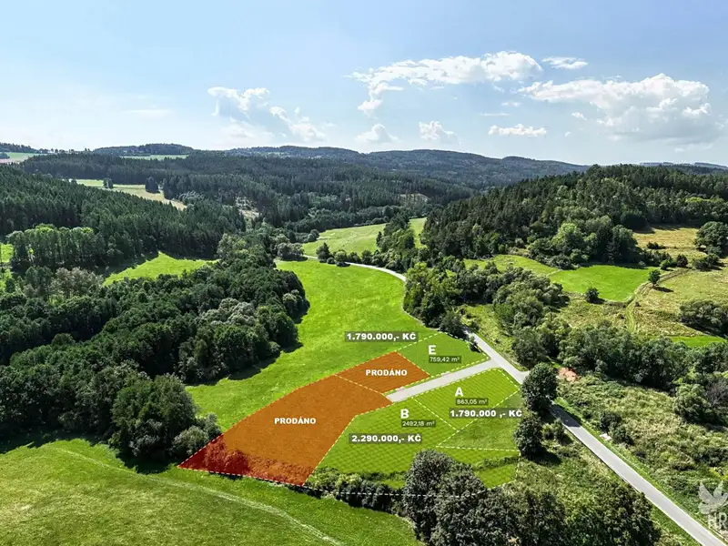 Prodej stavebního pozemku 864 m², Čestice – náhled fotky 1