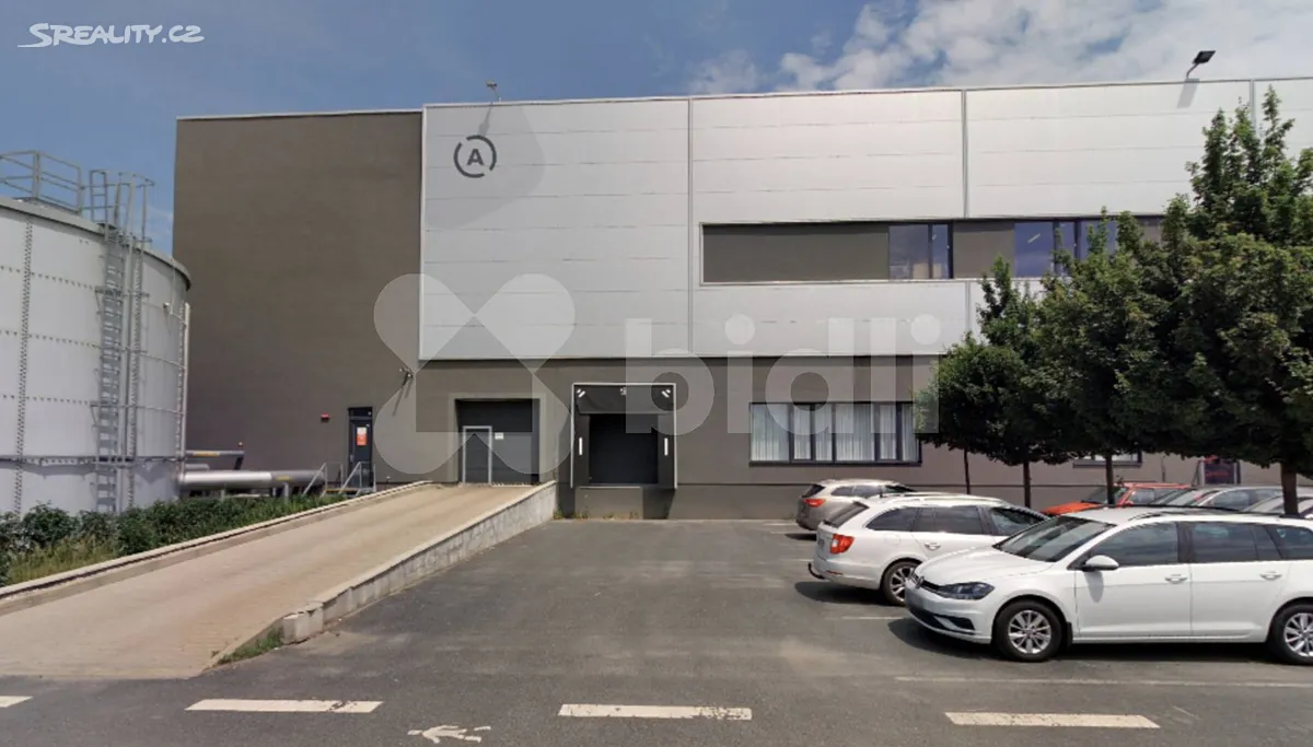 Pronájem skladového prostoru 336 m², U Sanitasu