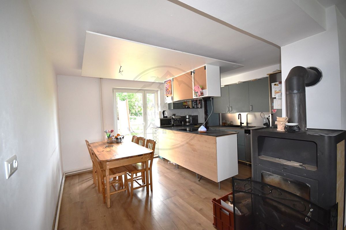 Prodej rodinného domu 100 m², pozemek 2700 m²