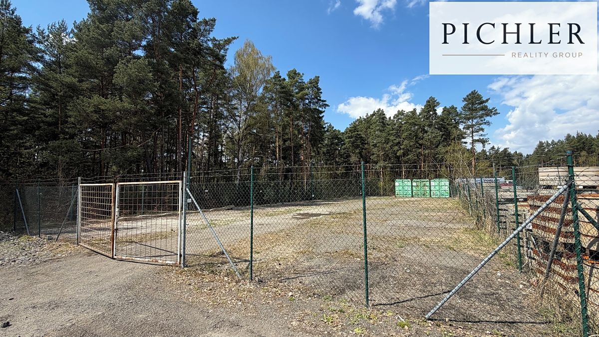 Pronájem pozemku 800 m²