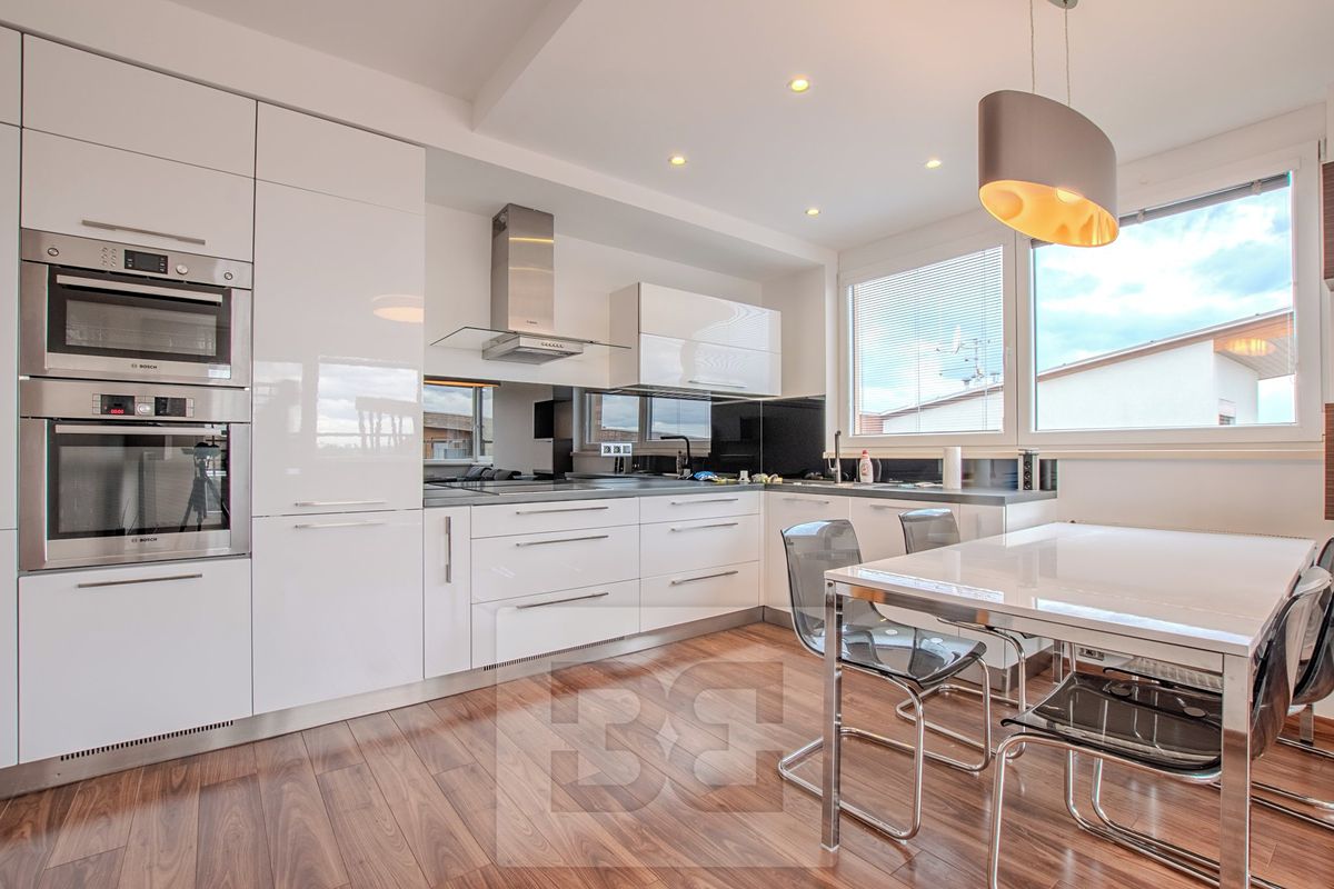 Pronájem bytu 3+kk 70 m²