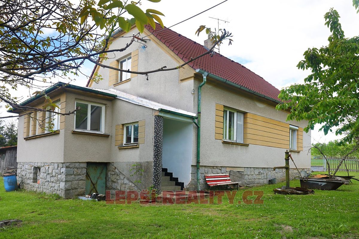 Prodej rodinného domu 180 m², pozemek 2167 m² – fotografie 2
