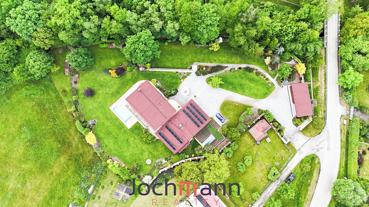 Prodej rodinného domu 436 m², pozemek 7080 m² – fotografie 3