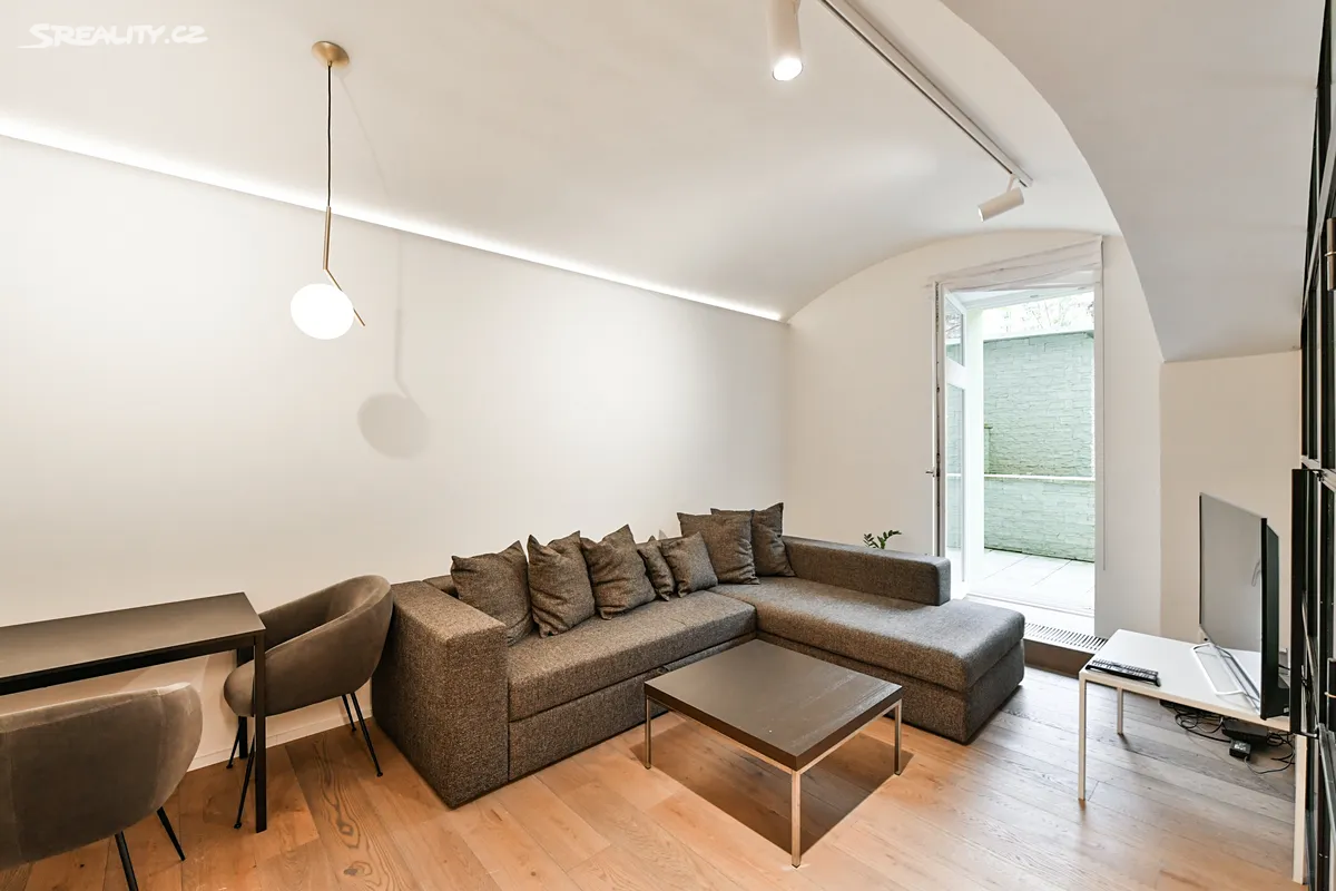 Pronájem bytu 2+kk 50 m² – pohled 6