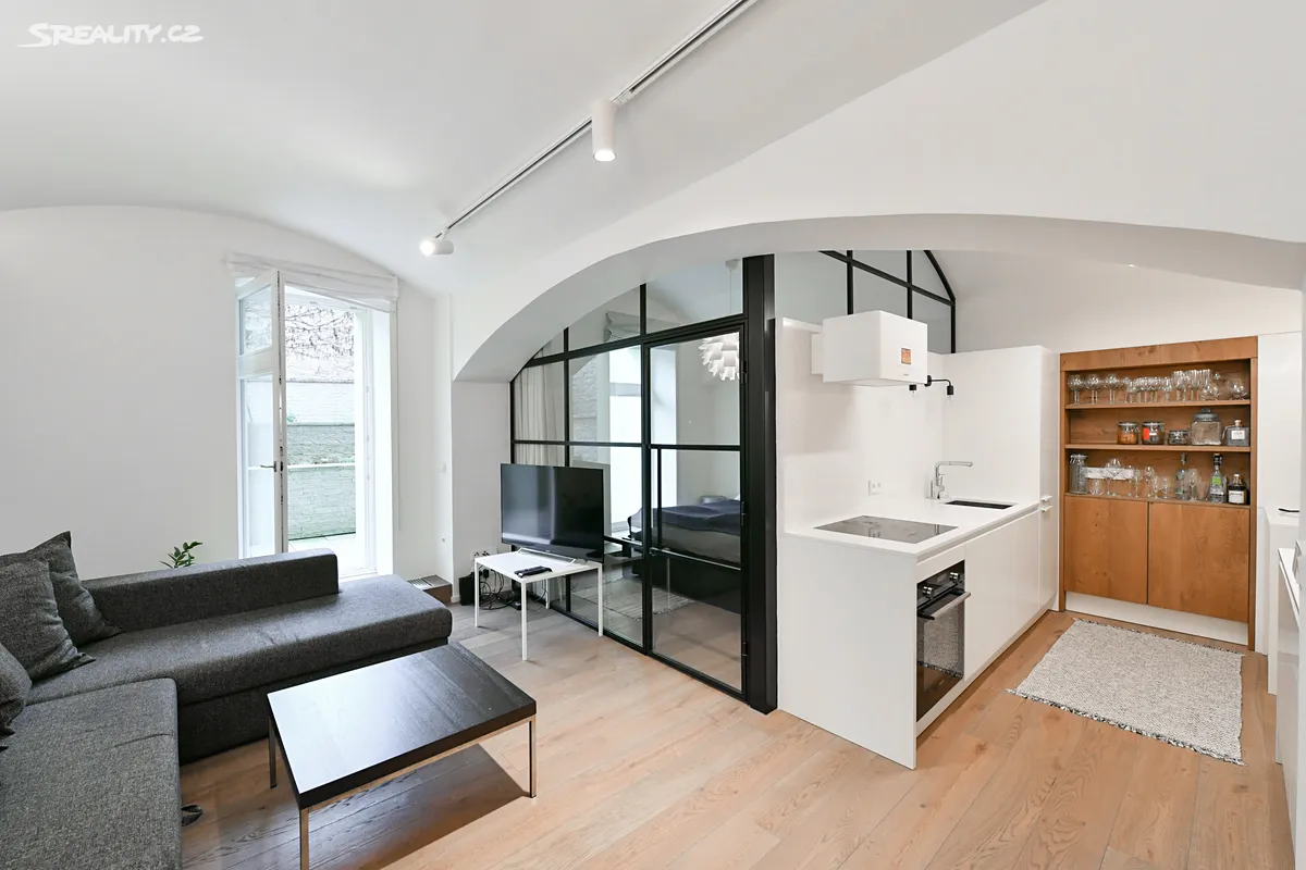 Pronájem bytu 2+kk 50 m², Praha
