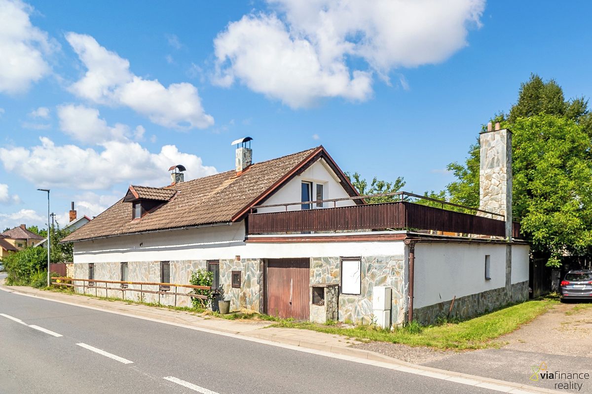 Prodej rodinného domu 206 m², pozemek 675 m² – fotografie 5